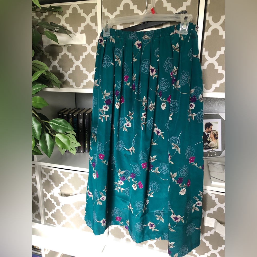 Leslie Faye long skirt size 14
